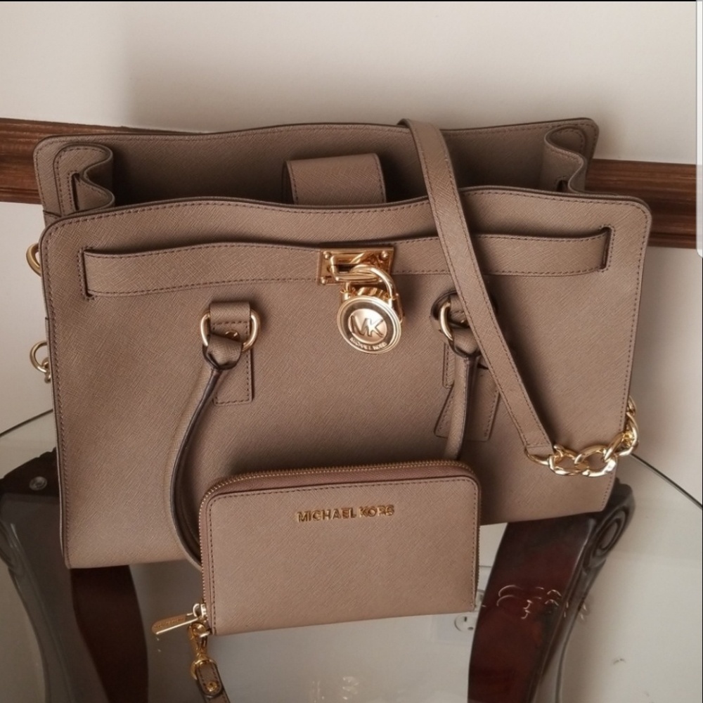 Michael kors purse